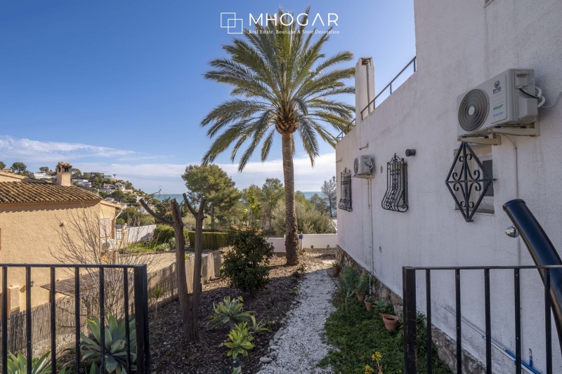 Venta - Villa mediterránea frente a la Cala Baladrar con un gran potencial en, Benissa Costa Blanca! 